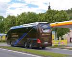 Neoplan Starliner von LEHNER Reisen aus Obersterreich in Krems.