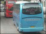 Neoplan Tourliner von Edwards aus Wales in London.