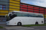 Noge-Scania Touring aus Ungarn in Krems unterwegs.