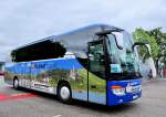 SETRA S415 GT-HD von SCENIC tours/Blaguss Slowakia am 2.6.2013 in Krems an der Donau.