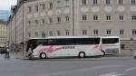 Setra von Rofan Reisen (leider etwas verdeckt) am Innsbrucker Marktplatz.(29.6.2013)