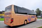 Setra 415 GT-HD von Arnold Reisen aus der BRD m 4.10.204 in Krems.