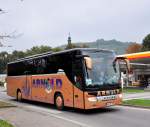 Setra 415 GT-HD von Arnold Reisen aus der BRD m 4.10.204 in Krems.