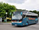 Setra 415 HD von Obermhlviertler Reisen aus sterreich im Juni 2015 in Krems gesehen.