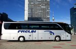 Setra 415 HD von Frelih Reisen in Wien vor der UNO City gesehen.