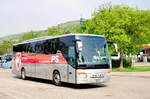 Setra 415 GT-HD von PS Reisen aus FL in Krems gesehen.