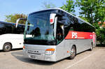 Setra 415 GT-HD von PS Reisen aus FL in Krems gesehen.