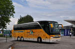 Setra 415 HDH von Hummel Reisen aus der BRD in Krems gesehen.