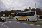 Setra 411 HD von Linder Reisen aus der BRD 09/2017 in Krems.