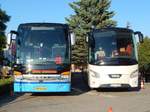 Setra 417 HDH von Jørns Busrejser aus Dänemark und VDL Futura von Reise-Allianz/Schütz Reisedienst aus Deutschland in Sassnitz.