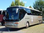 Setra 416 GT-HD von Hess Taxi aus der Schweiz am Europapark Rust.