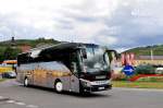 Setra 516 HD von Scenic aus der SK in Krems unterwegs.