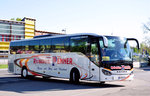 Setra 516 MD vom Reisebro Penner aus Niedersterreich in Krems gesehen.