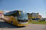 Setra 515 HD von VILNEDA Reisen aus LT im Mai 2018 in Krems.