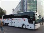 Van Hool T916 von BM Coaches aus England in London.