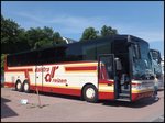 Van Hool T917 von Dalstra Reizen aus den Niederlanden im Stadthafen Sassnitz.