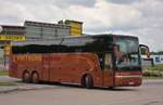 Van Hool T916 Alicron von Fritsche Reisen aus der BRD 2018 in Krems.