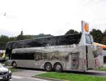 VAN HOOL T9 von Wiesinger Reisen aus sterreich am 20.9.2014 in Krems unterwegs.