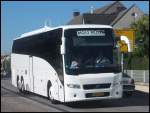 Volvo 9900 von Mols Rejser aus Dnemark in Sassnitz.