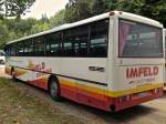 Dieser Mercedes-Benz O 408 von Imfeld Reisen aus Landstuhl stand whrend eines Bundesligaspiels des 1.FCK auf einem Parkplatz und wartete auf seinen Einsatz.