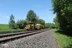 Nachschuss von Gleisstopfmaschine bei Sch�nfeld.