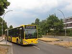 Abfahrt Mercedes-Benz Citaro C2 G der BVG der Linie X7 an der Endhaltestelle in Richtung zum BER Terminal 1 und 2 am 02.