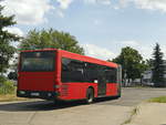 Abfahrt eines MAN NG 313 (ex.KVG Kiel) vom Reisebüro & Omnibusbetrieb Karsten Brust, vom Vorplatz des Bahnhof Berlin Flughafen Schönefeld am 01.