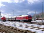 233 588-3 verl�sst Marktredwitz mit einer Polen-Kohle nach Chep.