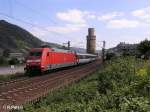 101 033-9 verl�sst Oberwesel mit den EC 100 Chur – Hamburg Altona.