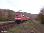 111 225-9 schiebt eien RB nach W�rzburg durchs Maintal bei Gambach.