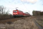 114 028 schiebt den RE1 RE18183 Berlin Charlottenburg - Eisenh�ttenstadt bei Jacobsdorf(Mark) 20.02.12