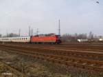 120 123-5 mit einem unbekannten IC in Leipzig Sch�nefeld. 12.03.11