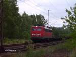 140 293-2 zieht ein gemischten G�terzug auf den S�dlichen Berliner Aussenring (BAR)bei Ahrensdorf.07.07.07