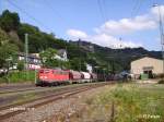 140 621-4 durchf�hrt Bacharach mit einGetreidezug gen S�den.