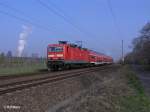 143 254-1 erreicht Eisenh�ttenstadt als RE 18211 Cottbus 18.04.11  