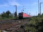 143 888-6 verl�sst Regensburg mit der RB 32117 Plattling geschoben.
