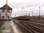 155 160-5 f�hrt mit ein Gedeckten G�terzug von der Oderbr�cke komment in Frankfurt/Oder ein.20.04.08
