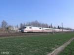 401 058-3  G�tersloh  als ICE 892 Leipzig - Kiel bei Podelwitz.