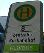 (198'332) - FLiXBUS-Haltestellenschild - Nrnberg, Zentraler Busbahnhof - am 15. Oktober 2018 - 