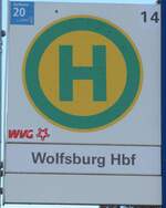 (156'574) - WVG-Haltestellenschild - Wolfsburg, Hbf - am 17.