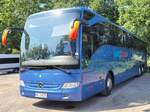 Mercedes Tourismo von Jung Bus aus Deutschland an der Mosel.