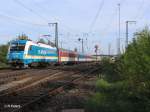 185 001 f�hrt in Regensburg mit dem ALX357/87014 ein.