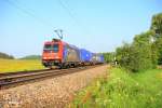482 043-7 mit Containerzug bei P�lling.