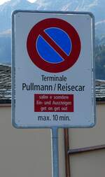 verkehrszeichen/791580/241197---terminale-pullmannreisecar-am-13 (241'197) - Terminale Pullmann/REisecar am 13. Oktober 2022 beim Bahnhof Poschiavo