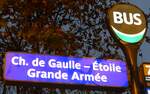(167'033) - RATP-Haltestellenschild - Paris, Ch. de Gaulle - toile Grande Arme - am 16. November 2015