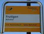 (128'166) - PostAuto-Haltestellenschild - Frutigen, Bahnhof - am 1.