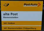 (243'593) - PostAuto-Haltestellenschild - Riemenstalden, alte Post - am 8. Dezember 2022
