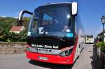 Setra 515 HD von Blaguss Reisen aus Wien hier bei Unterloiben bei Krems am 24.4.2014 unterwegs.