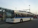 (138'145) - ATE Bus, Effretikon - Nr. 44/ZH 724'524 - Scania/Hess am 7. Mrz 2012 beim Bahnhof Effretikon
