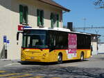 Volvo/774282/234767---carpostal-ouest---vd (234'767) - CarPostal Ouest - VD 615'780 - Volvo (ex Favre, Avenches) am 18. April 2022 beim Bahnhof Avenches